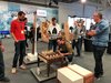 Spezialwerkzeugen am Stand galt es hier, die Handbohr-Challenge zu 
