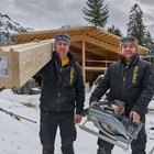 Neue Werkstatt für eine kleine Zimmerei in den Bergen