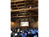 Unter dem eindrucksvollen Dachstuhl der Remise der Klosteranlage Ittingen erläuterte Michael Schär die Zukunft des Holzbaus mit Mixed Reality.
