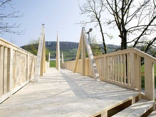 Die temporäre Brücke misst insgesamt 29 Meter in der Länge. Die vorgefertigten Elemente waren bis zu 15 Meter lang.
