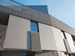 Die Dauerhaftigkeit der Holzfassade – hier das Projekt «Arche Noah» von Burkhalter Sumi Architekten – stand beim Renggli-Fachevent im Fokus.
