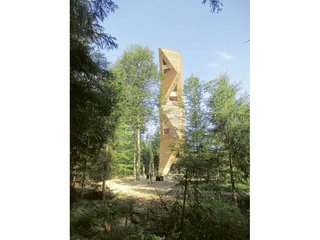 Der Hardwaldturm in Dietlikon, errichtet von der Frischknecht Holzbau Team AG.